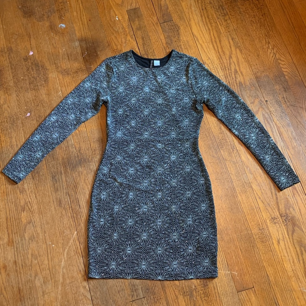 GLAM CUT OUT BACK LONG SLEEVE SPARKLE DRESS 12 H&M